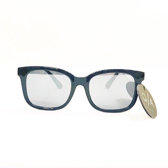 Quay Kingsley Sunglasses - Picture 6 of 6